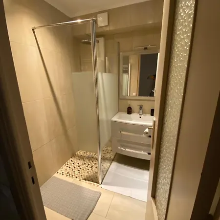 La Campagne En Piscine, Jardins Et 2 Confort Apartment